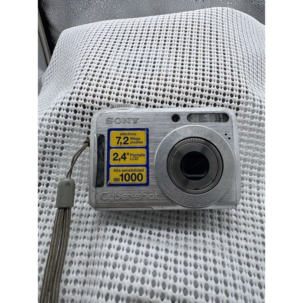 Sony Cyber-shot DSC-S700 7.2MP Digital Camera - Silver *NO POWER* For Parts